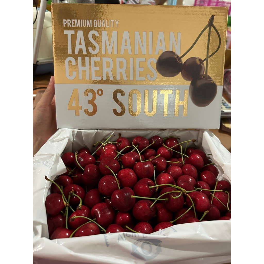 

Cherry Tasmania 43 south (Buah Manis, Mewah, Cherry Ter-enak, Garing, Mantap, Nikmat Luar Biasa) 250gr