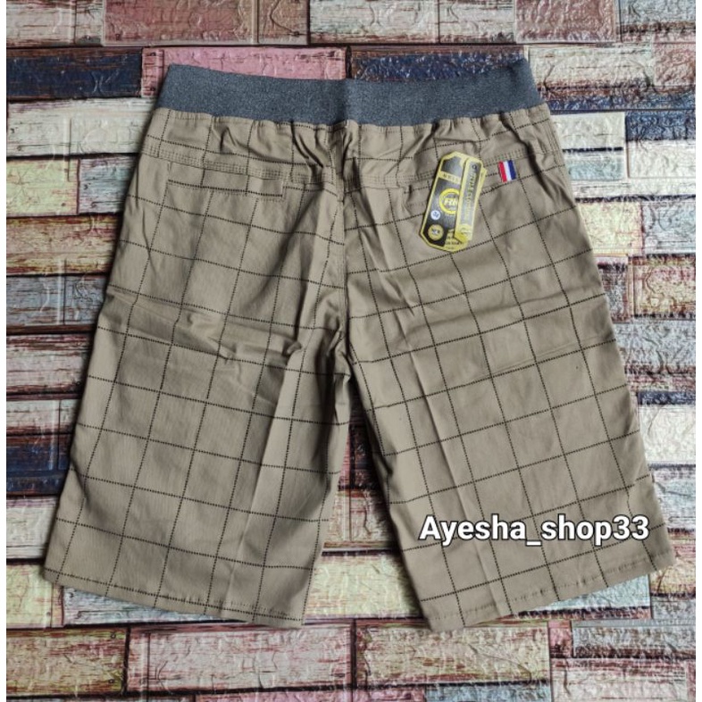 Chinos Pendek Tartan Kotak Kotak