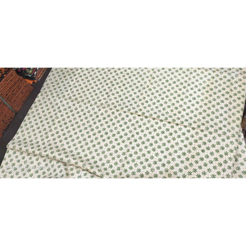 kain Batik Truntum. Kain Batik Truntum polos. Batik Lawasan. Batik hijau. Batik Hijau Sage