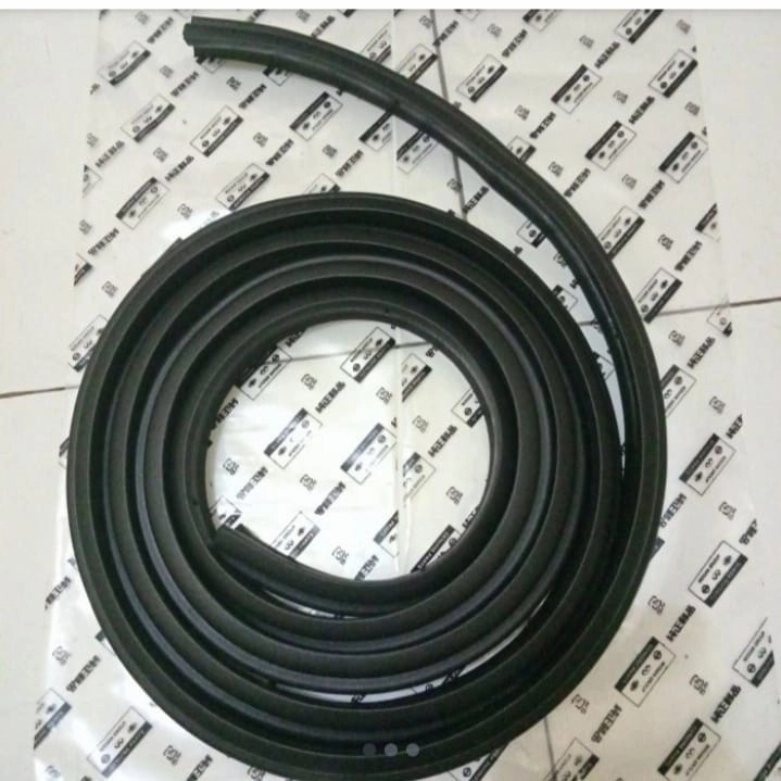 Karet pintu bagasi / karet balon bagasi  VIOS GEN 2