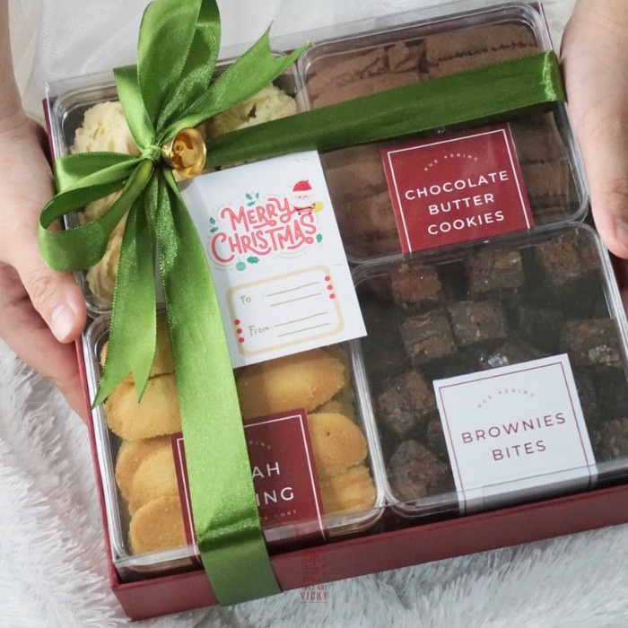 

Hampers Natal / Christmas Hampers - Toko Kue Vicky