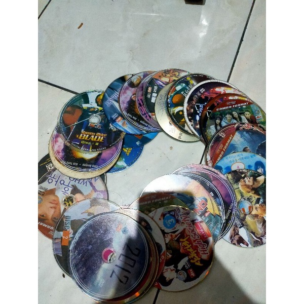 jualkaset CD DVD VCD bekas 1kg isi 60 keping untuk kerjinan tangan dan dekorasi ruangan