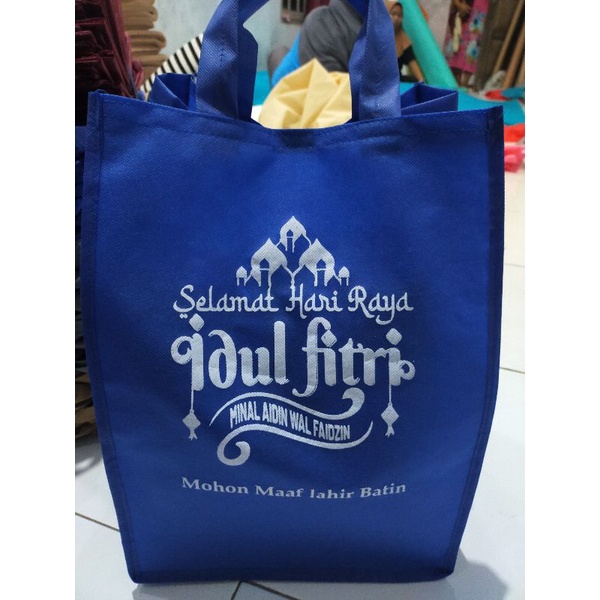 

Tas parcel hari raya idul Fitri