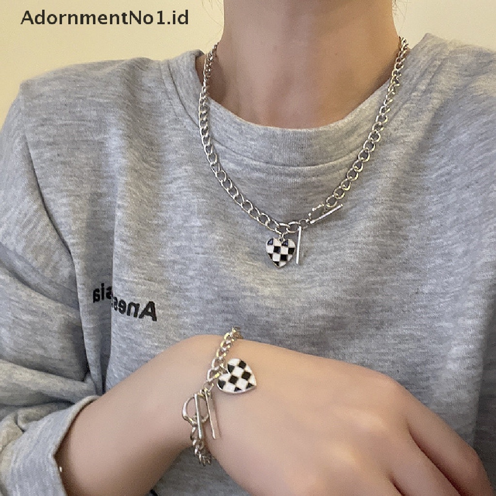 [AdornmentNo1] Personalized Necklace Checkerboard Love Pendant Necklace Desain Sense Sweater Canggih Rantai Tulang Selangka Ins Hip-Hop Necklace [ID]