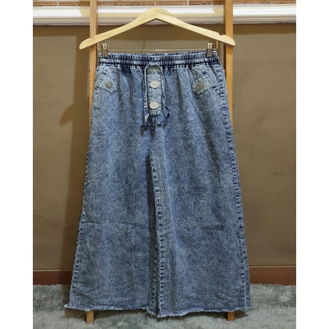 KULOT JEANS RAWIS KARET KANCING JUMBO