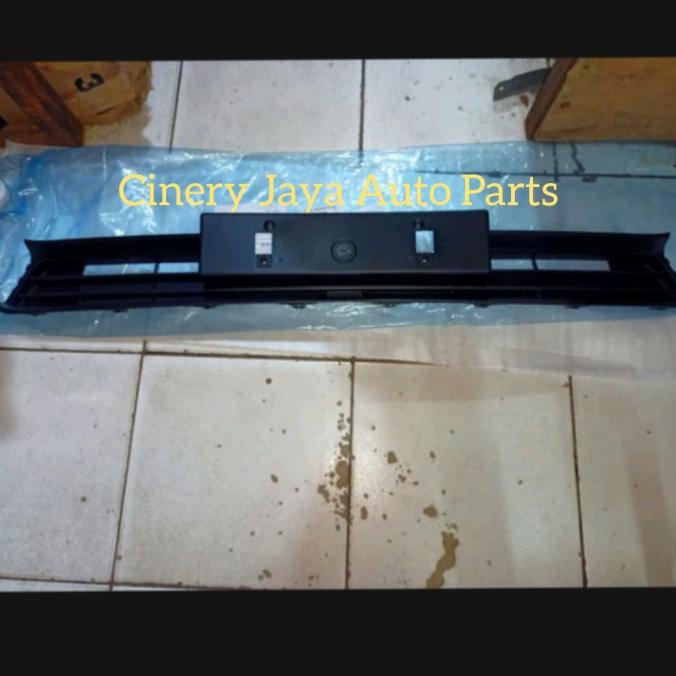 Grill Gril Grille Bemper Bumper Bawah Innova Reborn Facelift 2020-2021