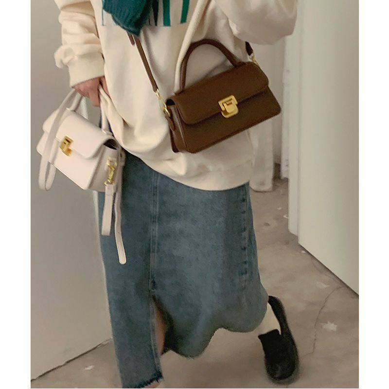 Red Retro tas tangan tas wanita 2022 musim dingin baru trendi fashion Messenger tas Korea niche all-match in Messenger tas