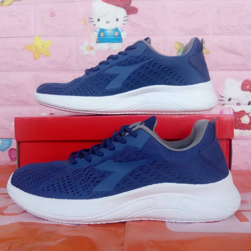 Sepatu Diadora Erula Cowok Sale / ukuran 44