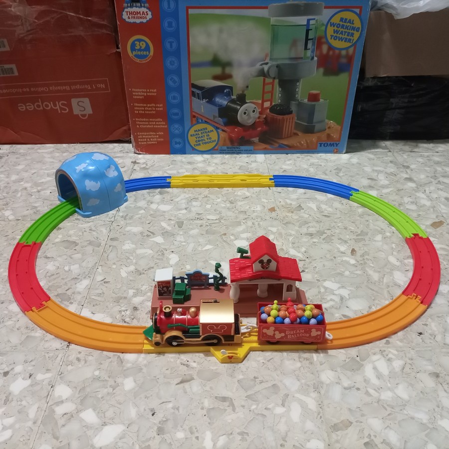 Takara Tomy Plarail - Disney Dream Railway Toon Town Basic Set