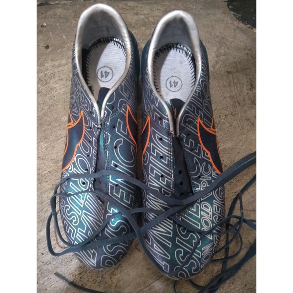 Sepatu bola ortuseight catalyst legion v1