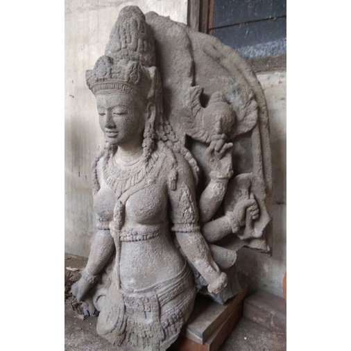 patung dewi tara