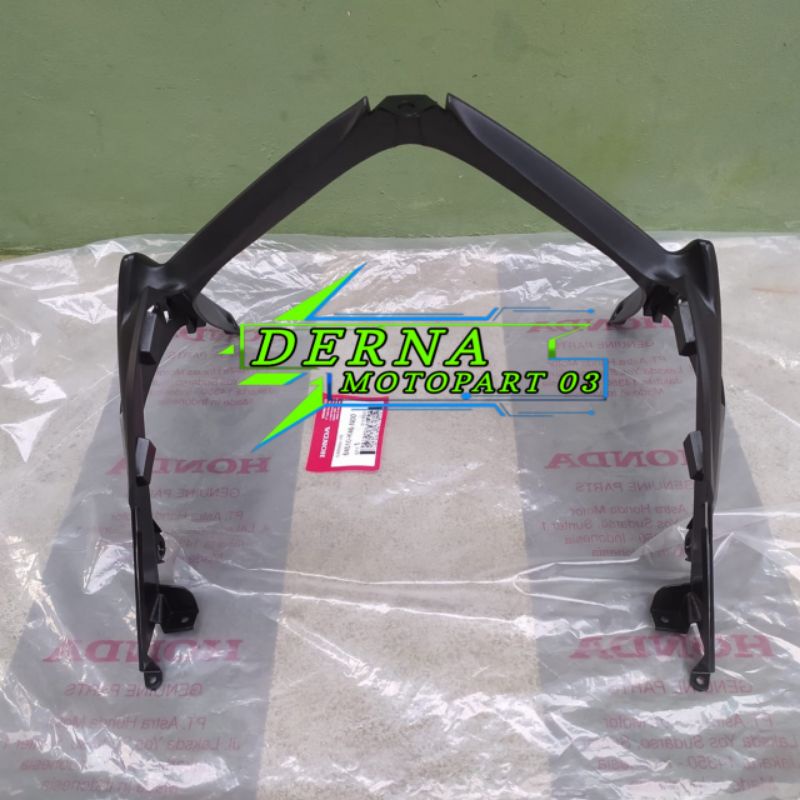 Garnish Cover Dudukan Bawah Lampu Depan Vario 110 Fi Led Original