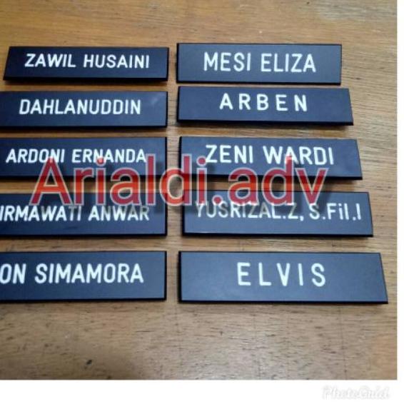 

GAF119 Papan nama dada grafir hitam doff full -MAGNET |||