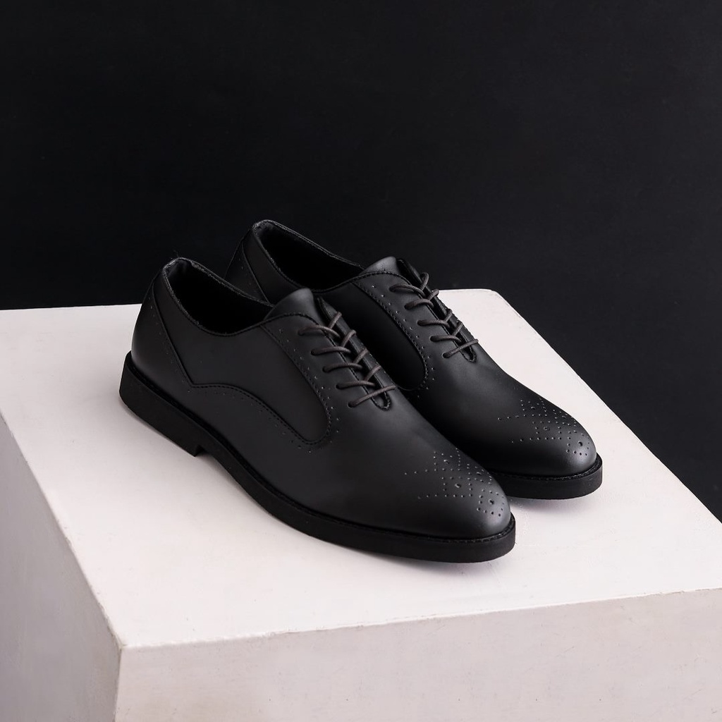 CERBERUS BLACK ORIGINAL x LVNATICA Sepatu Formal Hitam Tali Pria Pantofel Kerja Kantor Dinas Resmi Guru Kantoran Pesta Pernikahan Kondangan Nikah Kuliah Casual Derby Oxford Semi Kulit Premium Footwear Big Size Jumbo Ukuran Besar 44 45 Keren Murah Terbaru