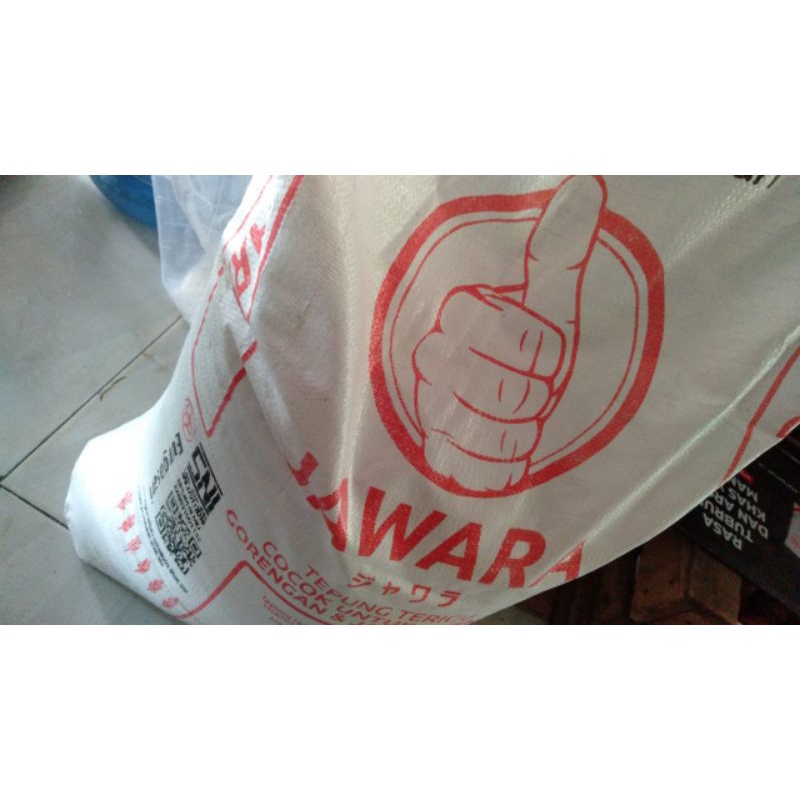 

TEPUNG TERIGU JAWARA REPACK 1KG
