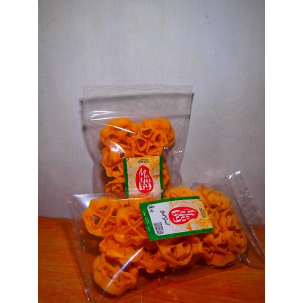 

Snack Kembang Goyang Gurih dan Murah