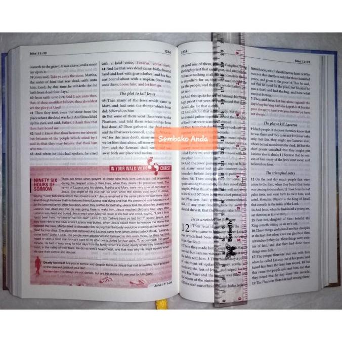 KJV Holy Bible. King James Version. Huruf BESAR. The Christian Walk.