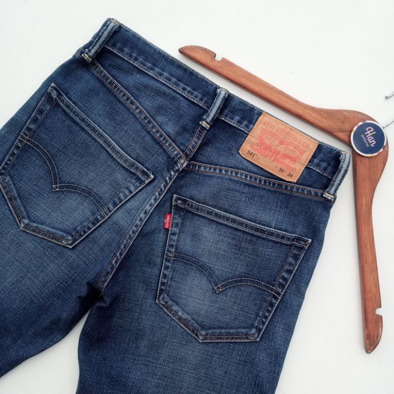 Levi's 541 Straight Leg Fit Jeans