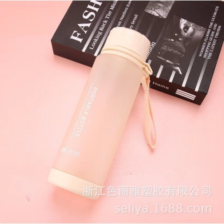 TOKO21--BOTOL MINUM SPORTY PORTABLE BOTTLE 690 ML- BOTOL MINUM 7578