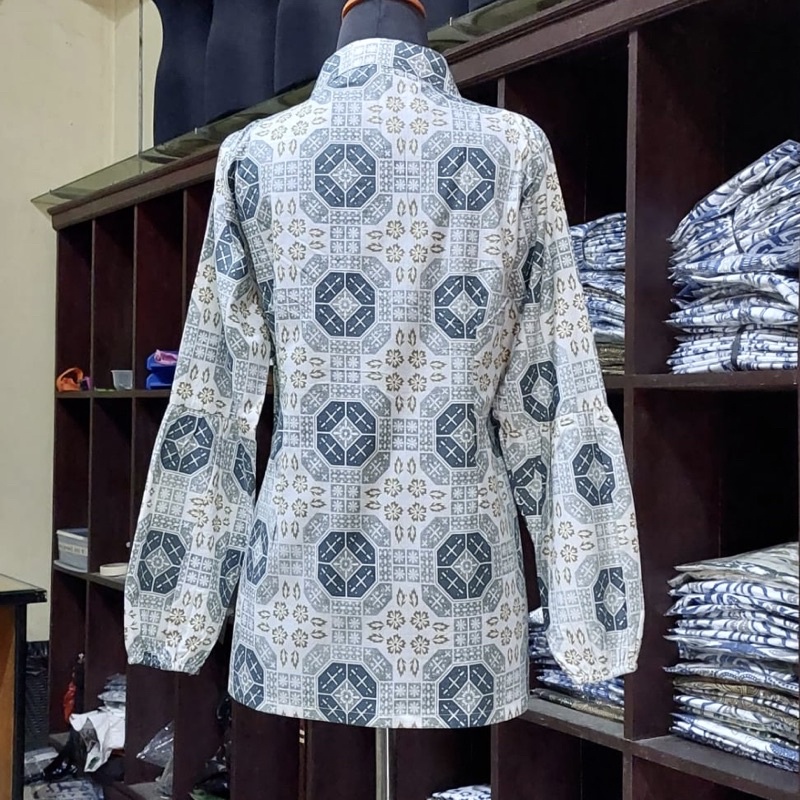 BAJU BATIK ATASAN WANITA MOTIF PAVING HIJAU