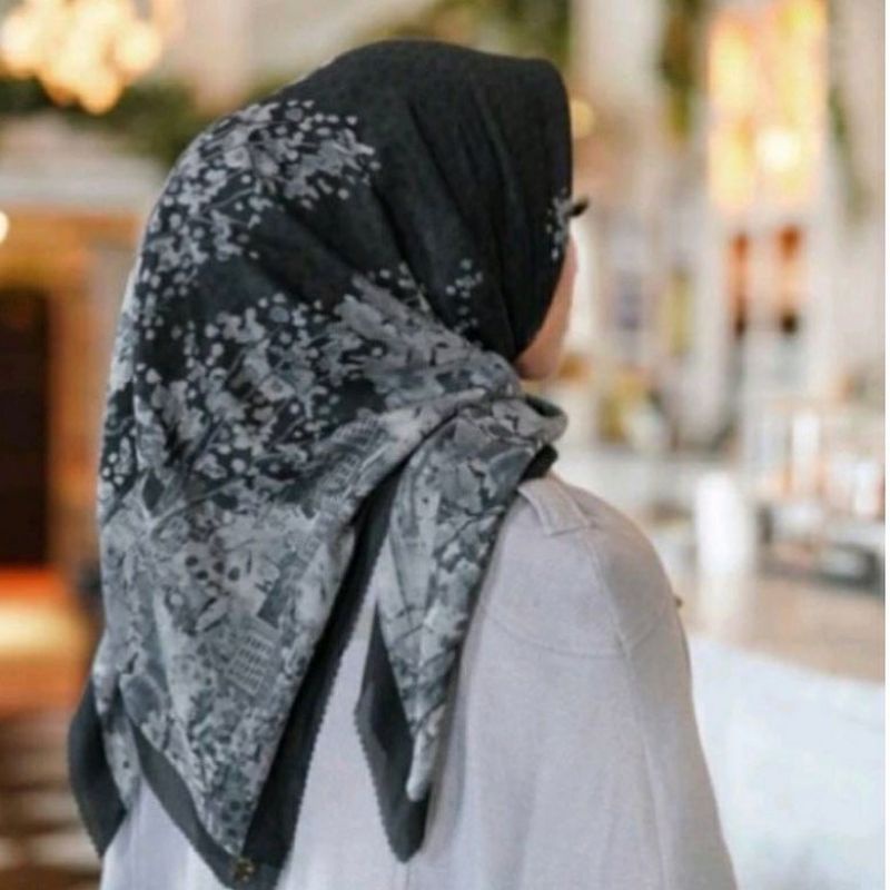 Preloved Buttonscarves New York Reborn (FIFTH AVENUE)