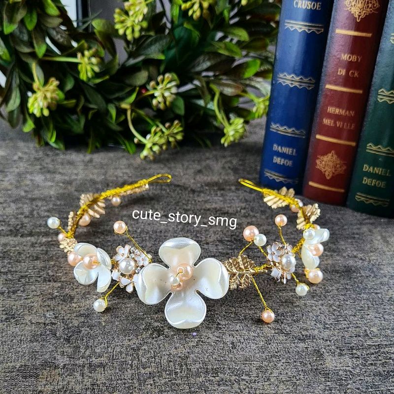 Bando Bunga Putih Besar