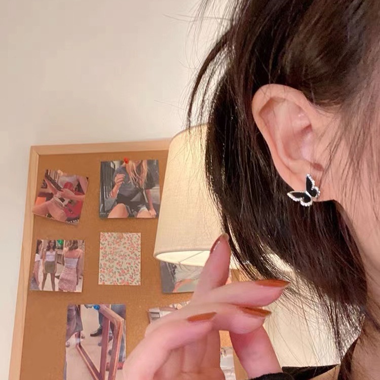 YEEZII Anting Tusuk Kupu-Kupu Untuk Wanita Silver Earring Perhiasan Aksesoris Sederhana