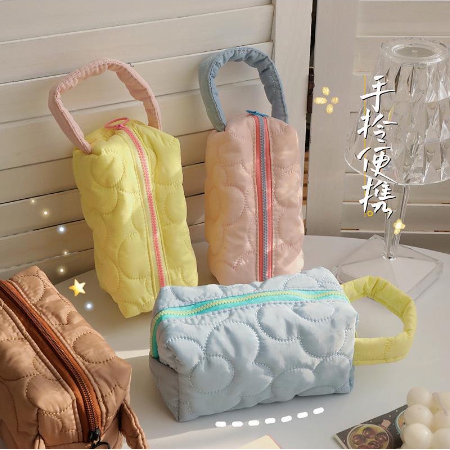 TEMPAT PENSIL KAIN KOREA / PASTEL MAKE UP POUCH / TEMPAT MAKEUP LUCU MOTIF BUNGA / FLOWER PENCIL CASE / FLOWER PUFFY MAKEUP POUCH / TAS MAKEUP TRAVEL EMPUK / PILLOW PENCIL CASE / TEMPAT PENSIL AESTHETIC / ORGANIZER KAPASITAS BESAR / SERBAGUNA SIMPEL