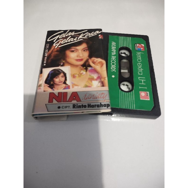 kaset pita nia daniaty / gelas gelas kaca