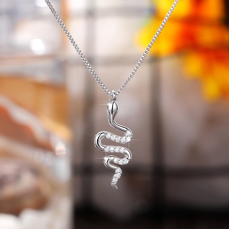 Indah Ular Liontin Kalung Dengan Mempesona Kubik Zirkonia Batu Kepribadian Wanita Pesta Pernikahan Kalung Hadiah Pernyataan Perhiasan