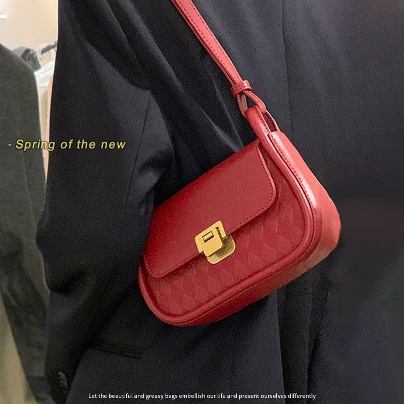 Red High-end tas kecil wanita 2022 baru trendi fashion retro tas bahu ketiak all-match tekstur utusan tas persegi kecil