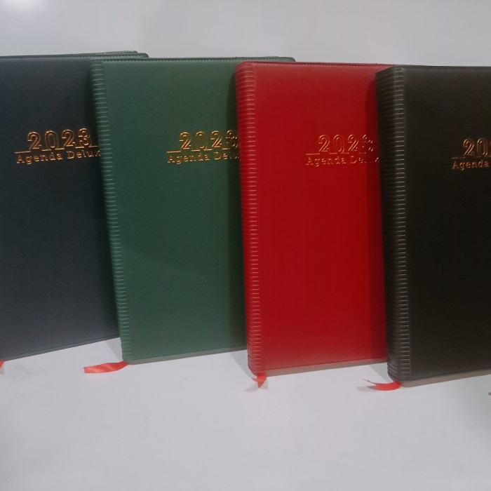

Agenda Agenda Deluxe 2023 Kertas Putih