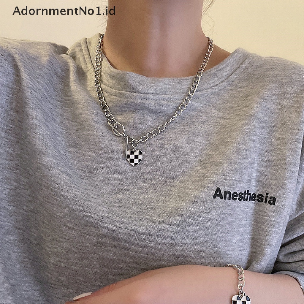 [AdornmentNo1] Personalized Necklace Checkerboard Love Pendant Necklace Desain Sense Sweater Canggih Rantai Tulang Selangka Ins Hip-Hop Necklace [ID]