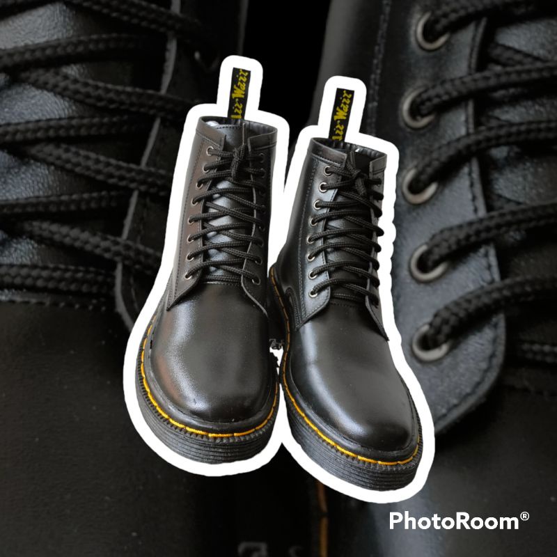 SEPATU DOKMART TINGGI 8 HOLE LOW BOOTS  DR.MARTENS PRIA HADE UK 38-45