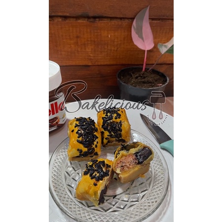 

kue BOLEN isi pisang coklat dan pisang keju