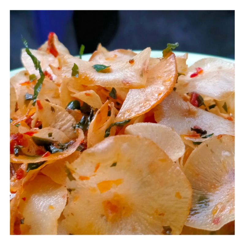 

keripik pedas berat 100 gram kerpik pedas extra daun sop khas Medan Bumbu daun sop kerpik ubi pedas kerpik ubi pedas Medan kerpik ubi indonesia