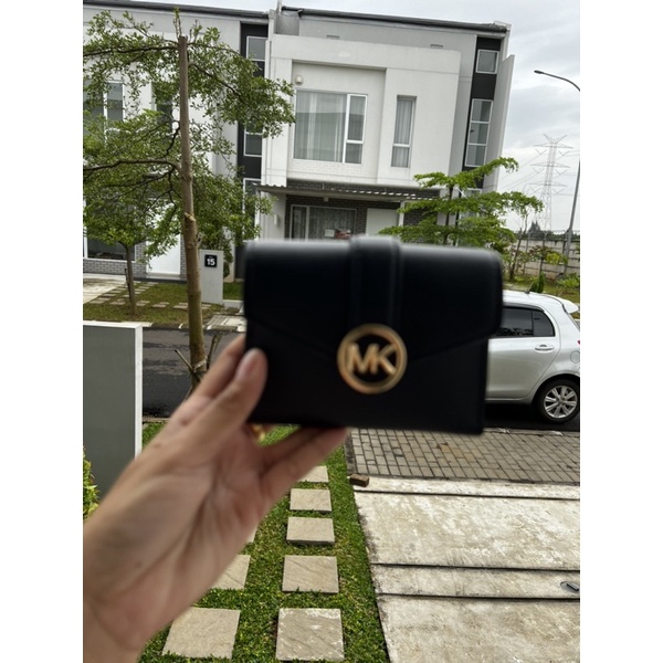 dompet MK Carmen Black