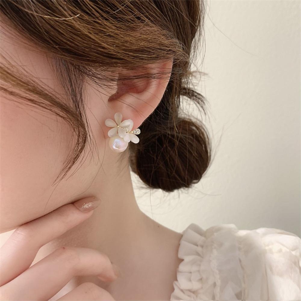 Mxbeauty Anting Wanita Fashion Ceative Temperamen Mewah Elegan Cymophane Dua Cara Untuk Memakai Mata Kucing Batu Vintage Mutiara Telinga Stud