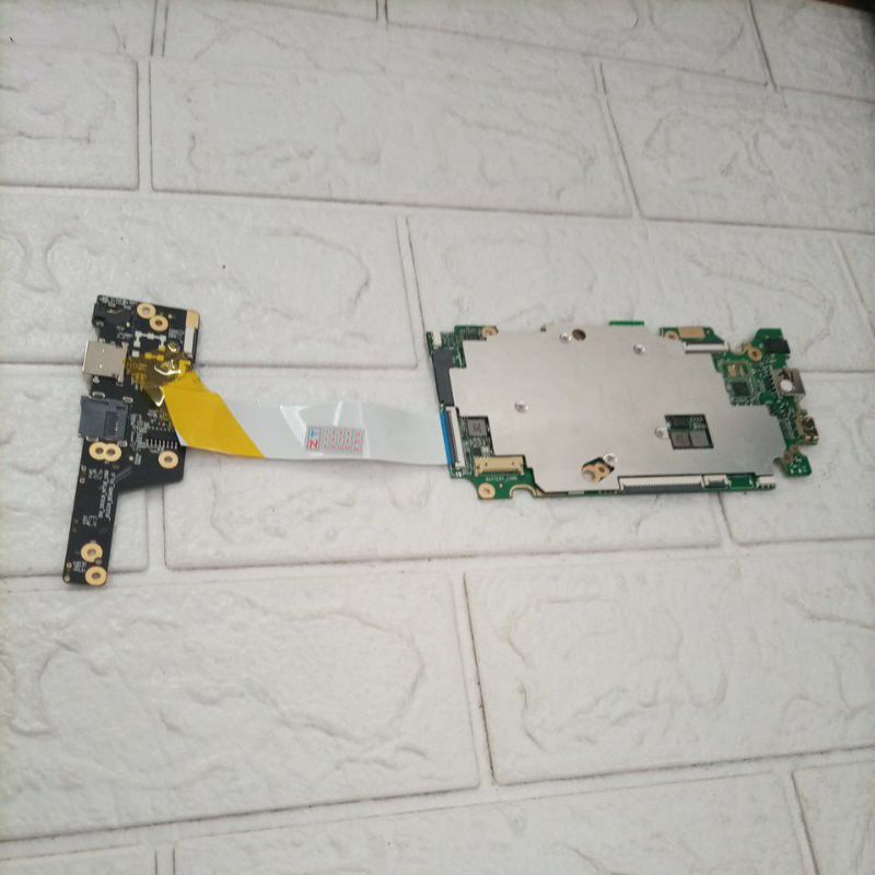 mainboard/ motherboard/ mesin notebook axioo mybook 11g/ m1169c normal