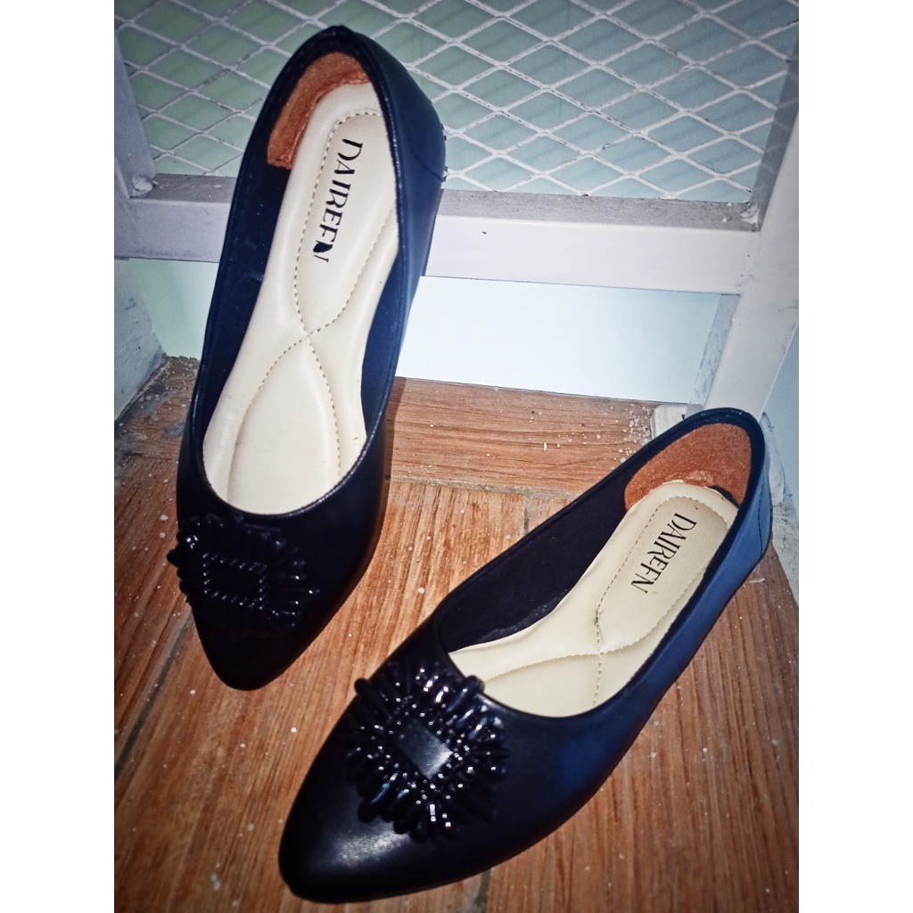 Dinda sepatu wanita slip on Gabrielas flatshoes model terbaru 2023 warna hitam, ukuran 37-42