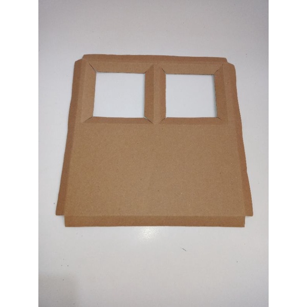 

SEKAT UNTUK Box full tutup mika ukuran 24x24x6 cm .isi 10 pcs