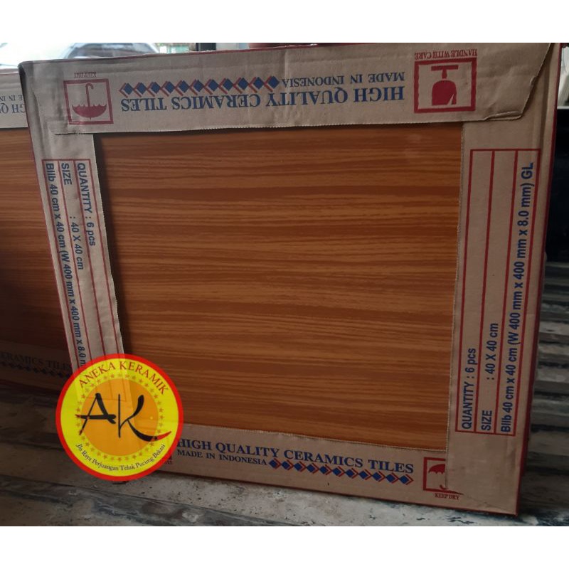 Keramik Lantai Ruangan Motif Salur Urat Kayu Glossy Kilap 40x40 Wood Brown