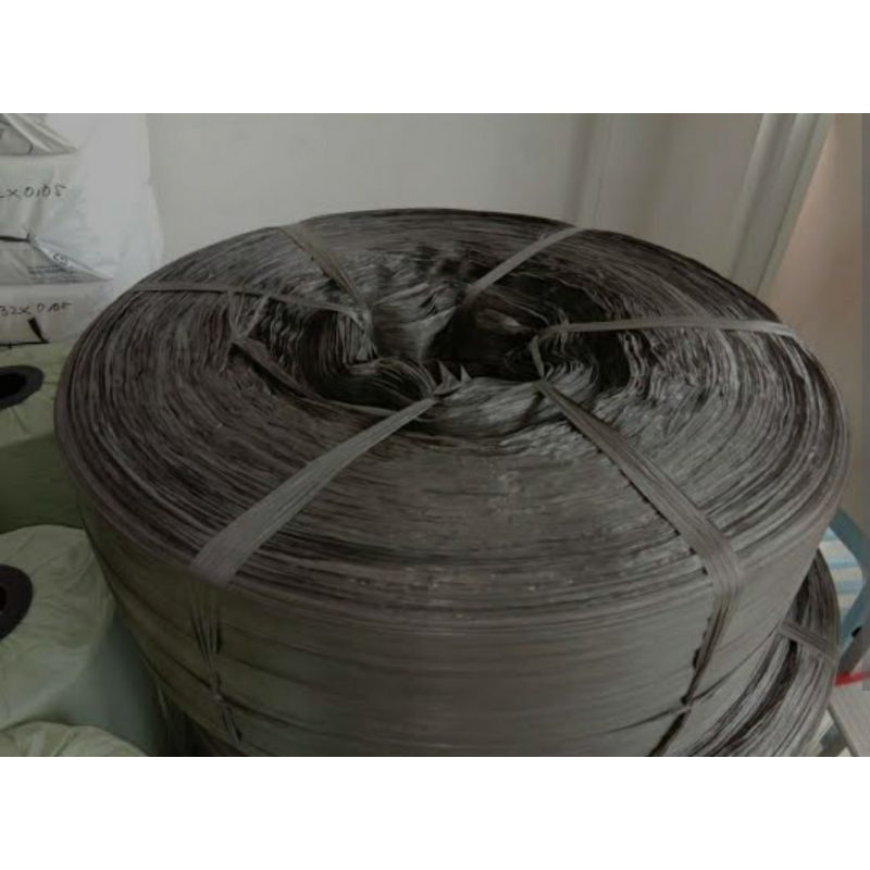 Tali Rafia Gulungan Besar