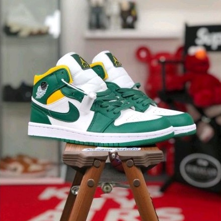 Nike Air Jordan 1 Mid &quot;Green Yellow&quot;