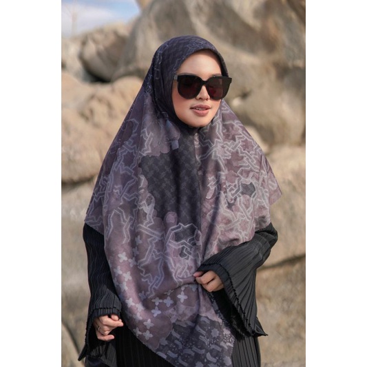 Buttonscarves Haramain Voal Square XL - Black