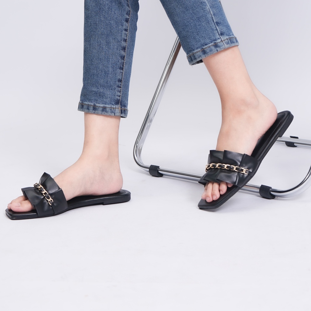 Sara Sara MIA Sandal Flat Wanita sandal teplek dengan rantai terbaru