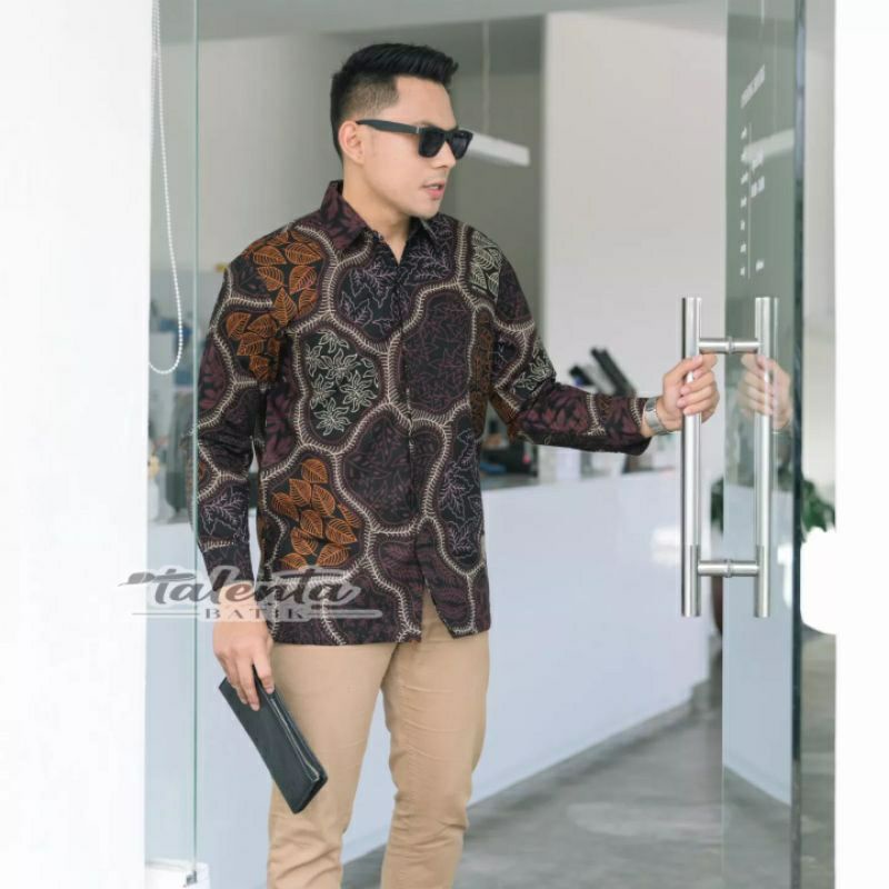 Batik kemeja pria lengan panjang bahan katun reguler motif sekar gradasi