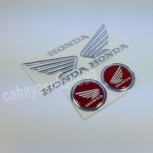 

TERLARIS | Stiker Timbul Motor Sayap Honda Silver Medium Size Emblem Bulat Red