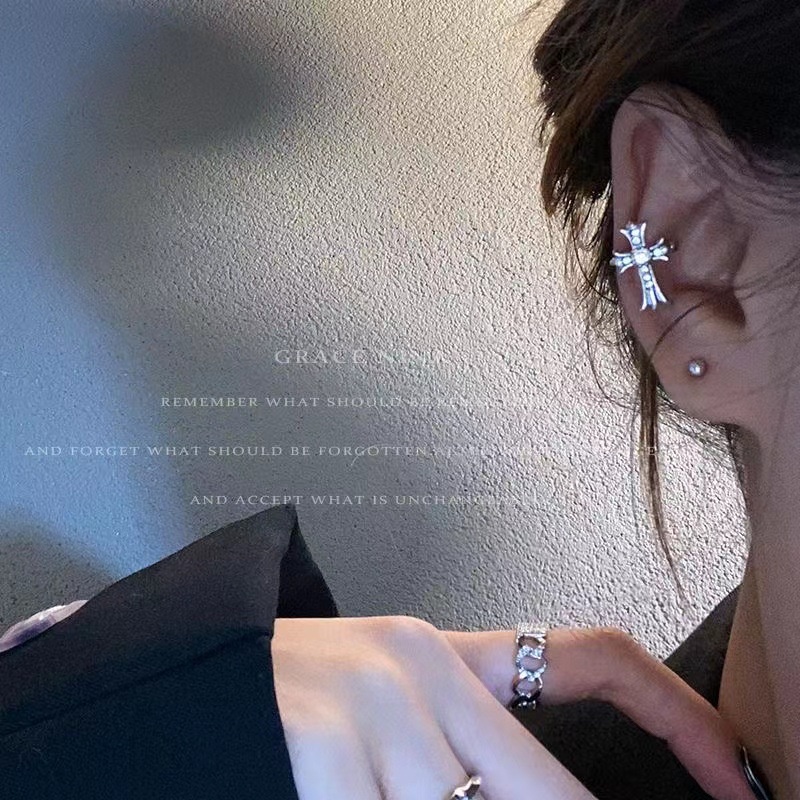 1pcs Zirkon Cross Ear Clip Anting Klip Tulang Telinga Perempuan Desain Kecil Anting Premium