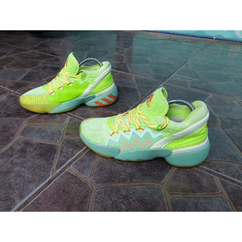 Size 41 1/3 Sepatu Bekas Basket Adidas Sport Sneakers